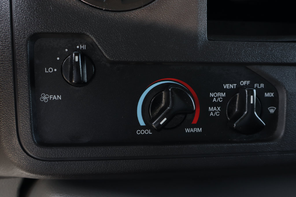 Used 2024 Ford E-450 and Econoline 450 Super Duty w/ Power Windows & Locks Group RWD image 34