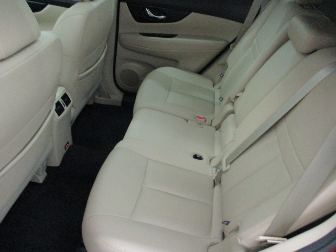 Used 2020 Nissan Rogue SL w/ Premium Package image 13