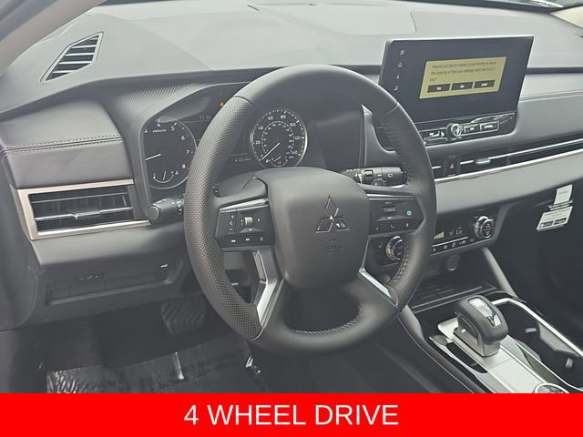 Used 2025 Mitsubishi Outlander Trail Edition image 17
