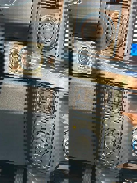 New 2025 Ford F250 Lariat w/ Lariat Ultimate Package image 23