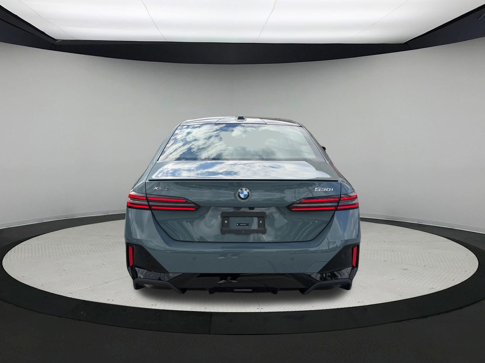 New 2027 BMW 530i xDrive w/ M Sport Package AWD/4WD image 5