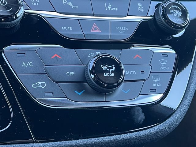 New 2026 Chrysler Pacifica Select AWD/4WD image 27