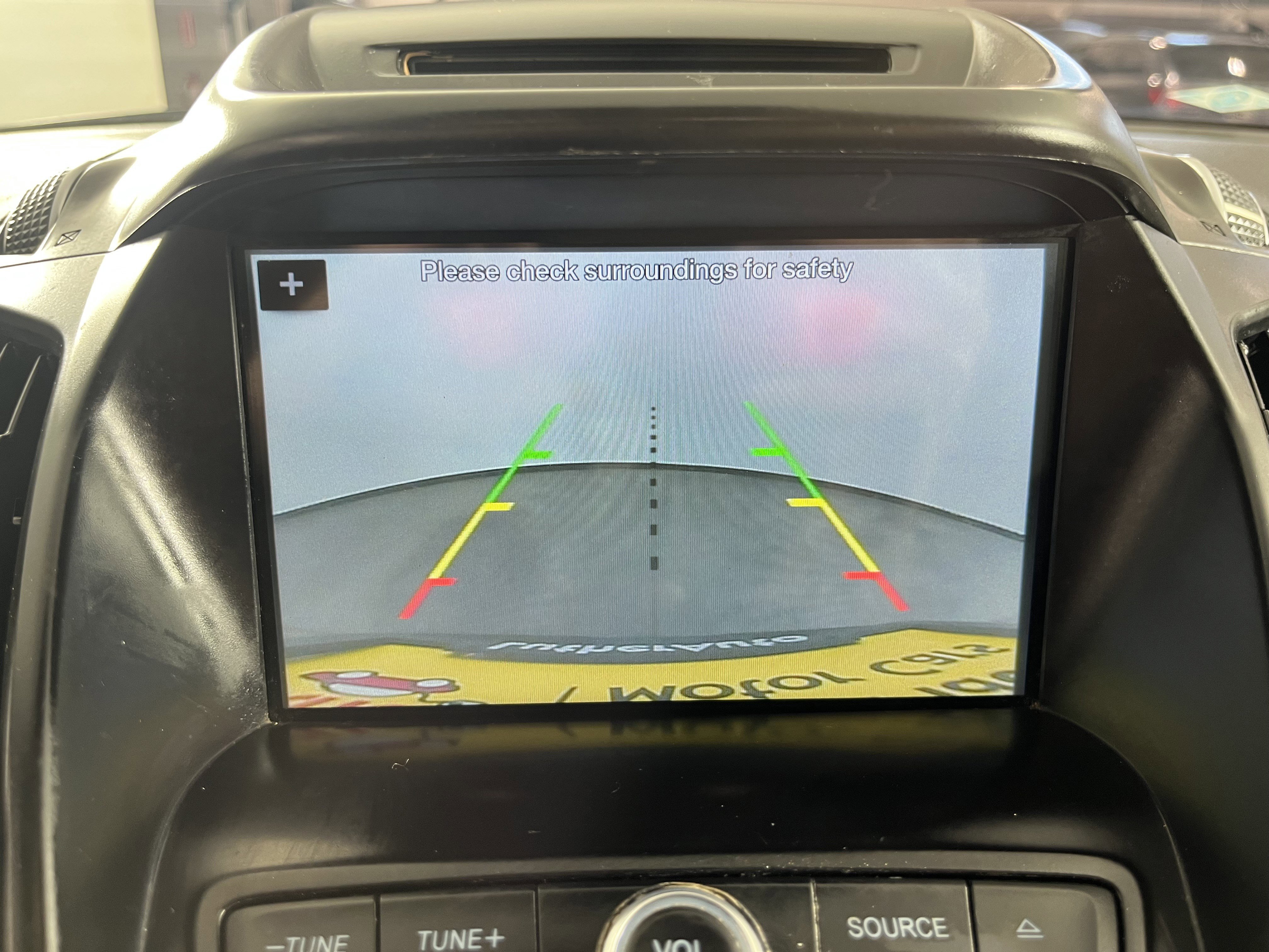 Used 2018 Ford Escape SE w/ SE Sport Appearance Package image 28