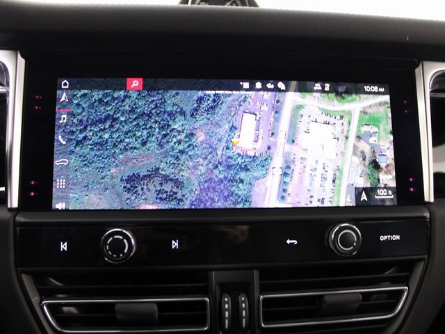 Certified 2023 Porsche Macan image 16