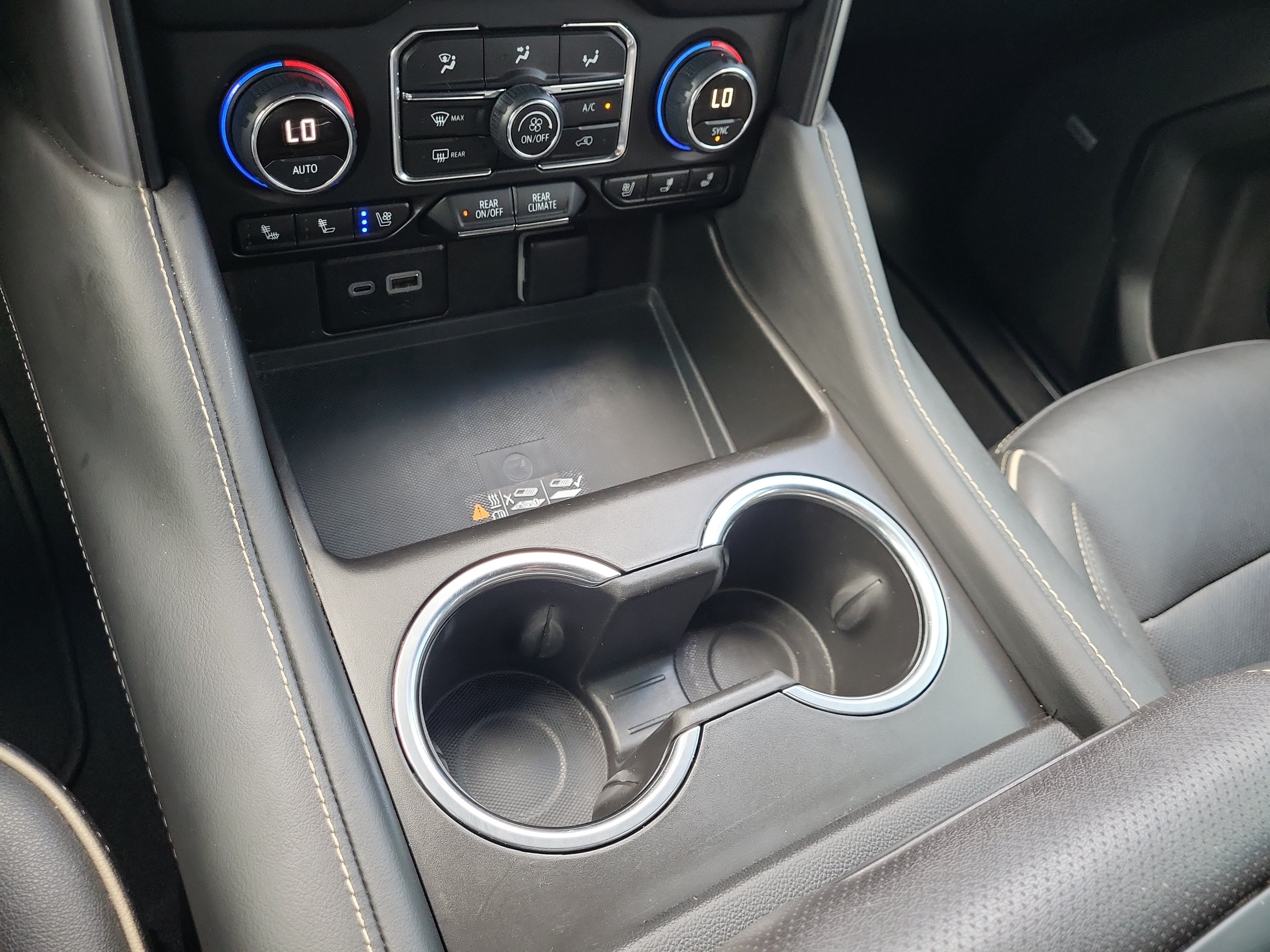 Used 2023 Chevrolet Tahoe Premier AWD/4WD image 11