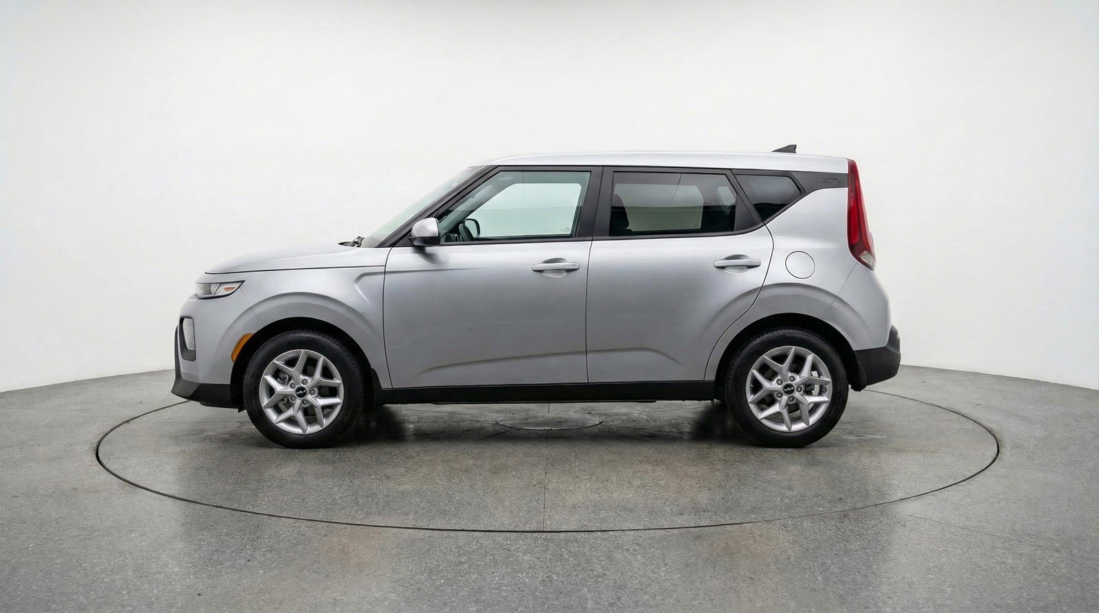 Used 2025 Kia Soul LX w/ LX Technology Package FWD image 5