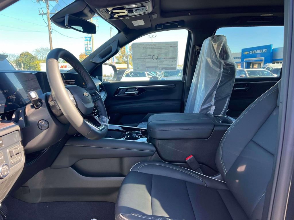 New 2026 Chevrolet Suburban Premier w/ Sun And Tow Package AWD/4WD image 12