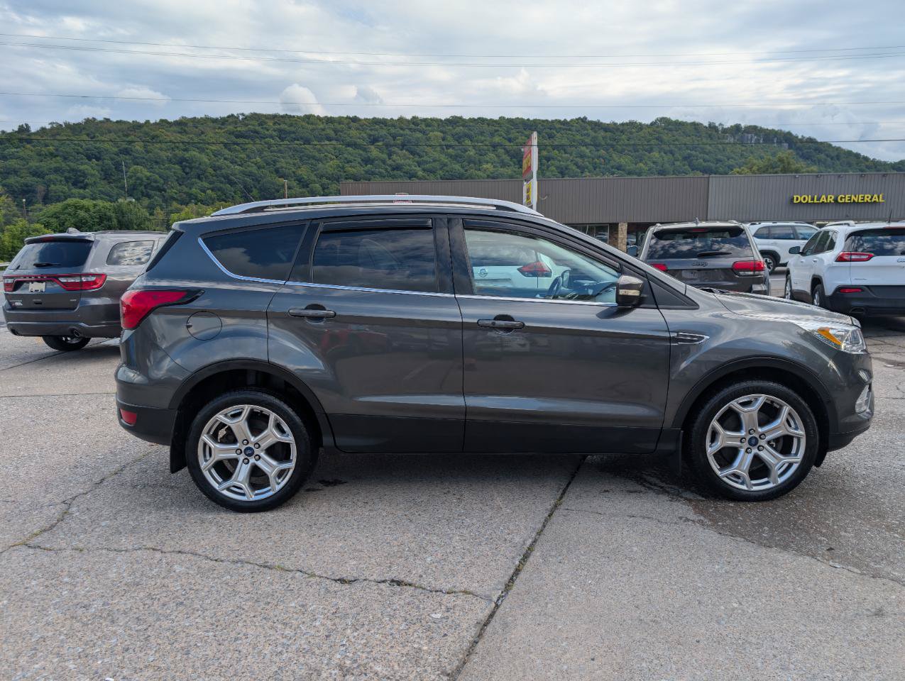 Used 2019 Ford Escape Titanium AWD/4WD image 8