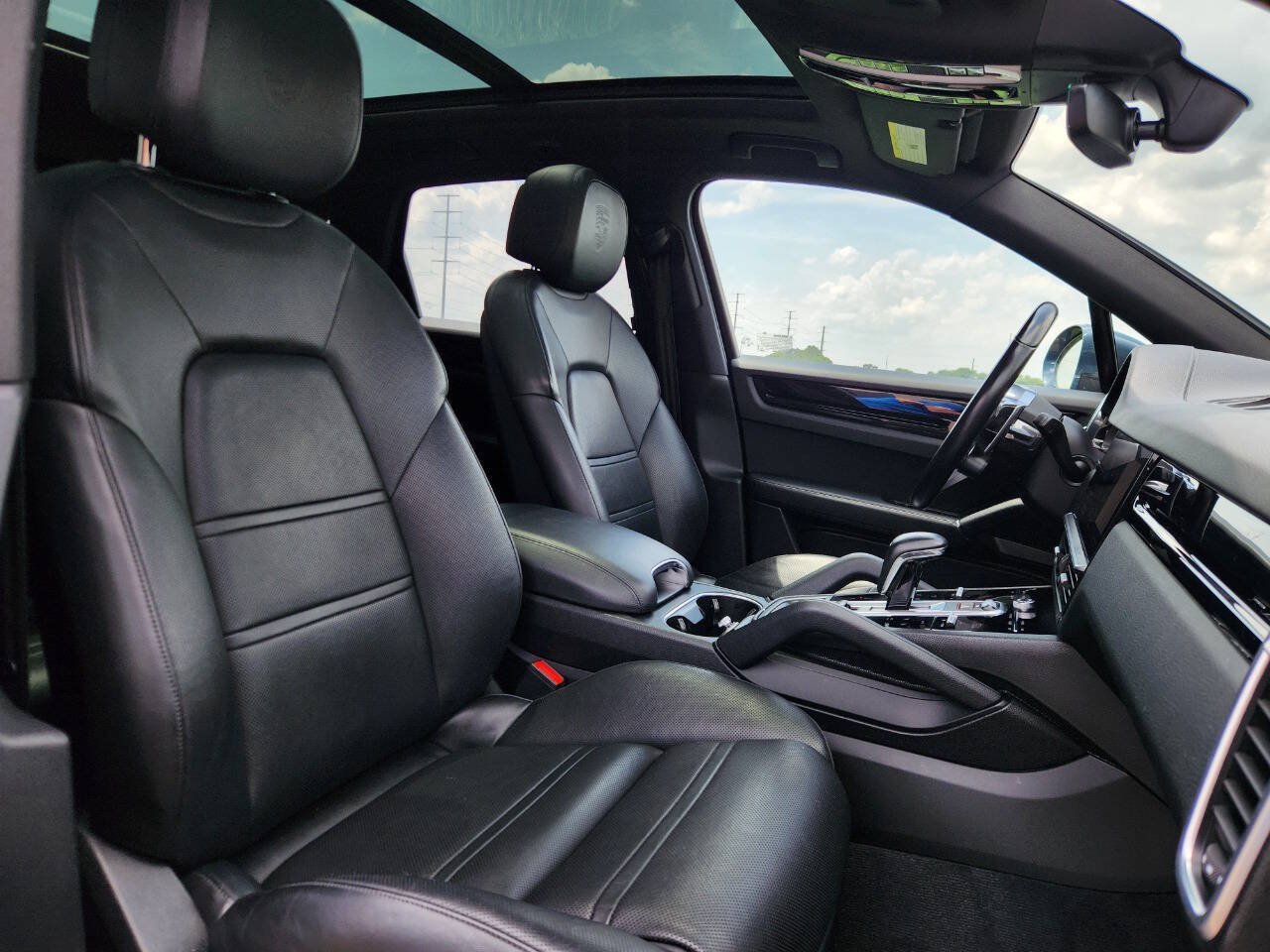 Used 2019 Porsche Cayenne S w/ Premium Package AWD/4WD image 9
