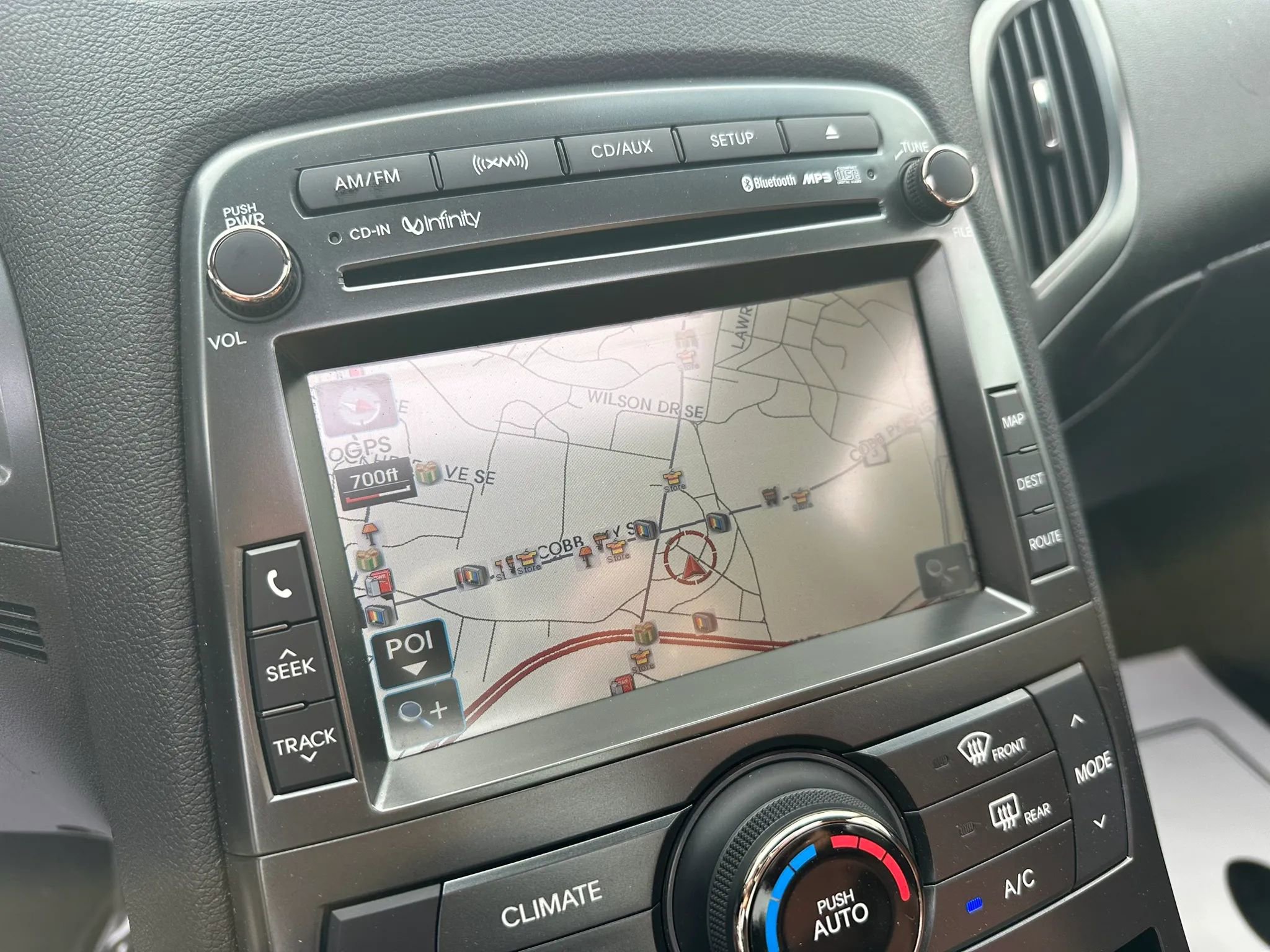 Used 2011 Hyundai Genesis 3.8 image 26