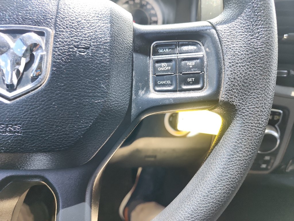 Used 2018 RAM 1500 Express AWD/4WD image 22