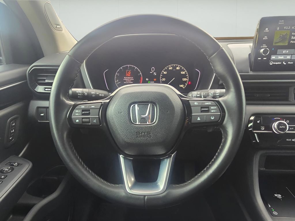 Used 2024 Honda Pilot Touring image 18