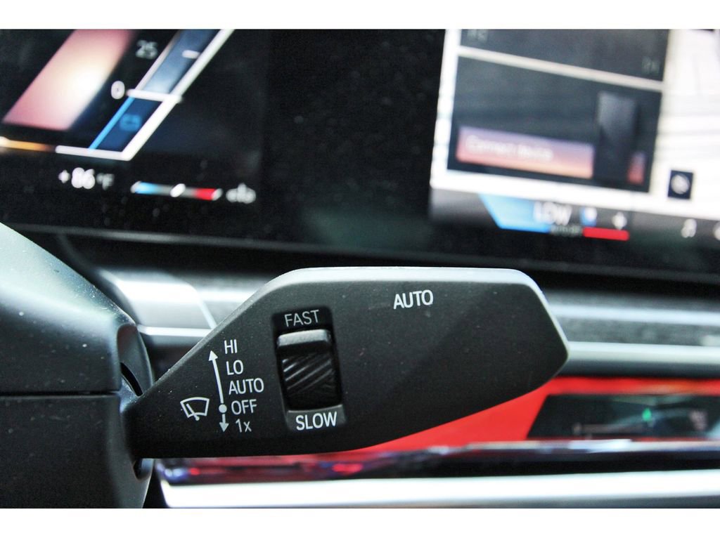 Used 2025 BMW 740i image 18