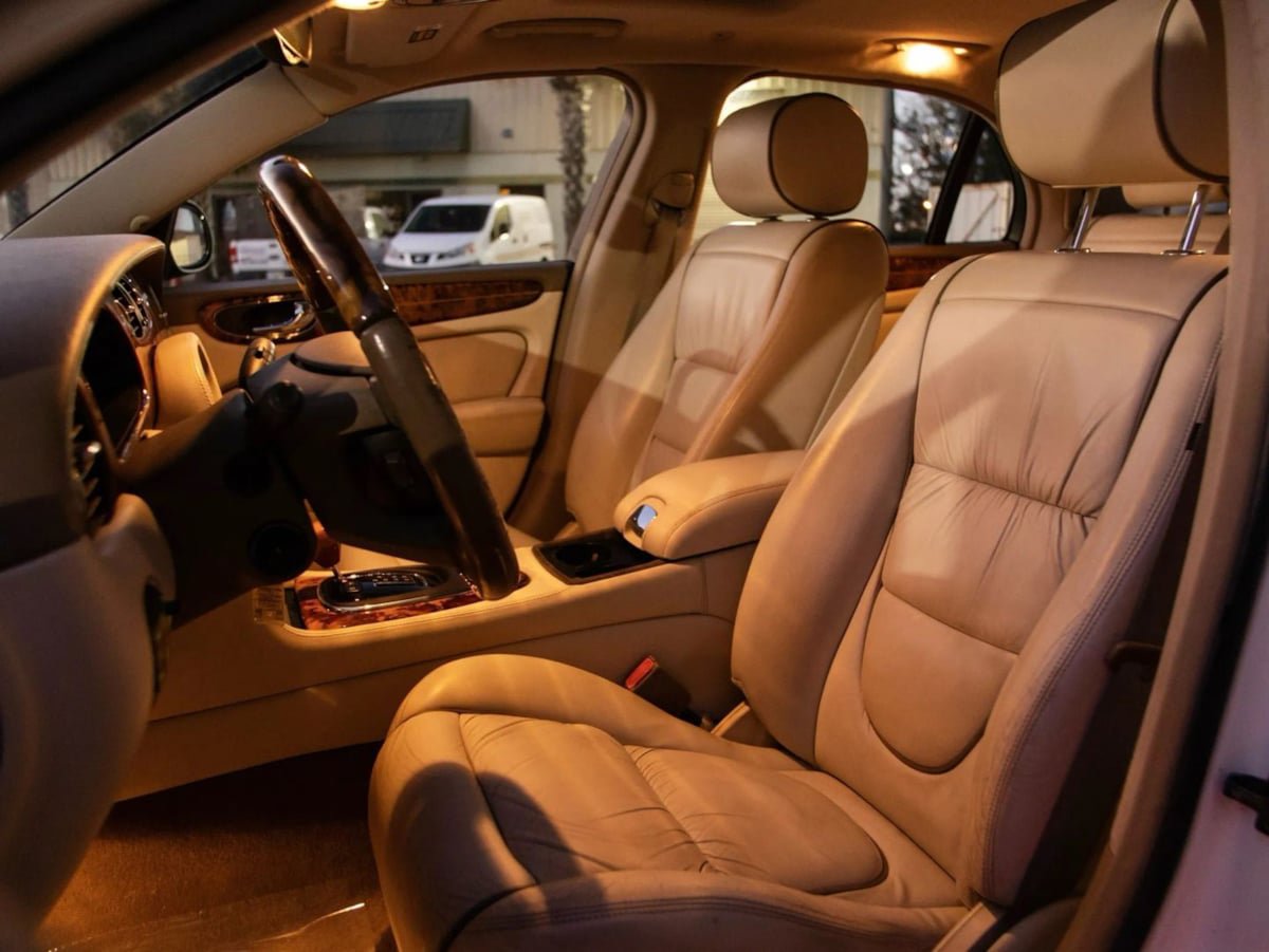 Used 2004 Jaguar XJ8 RWD image 23