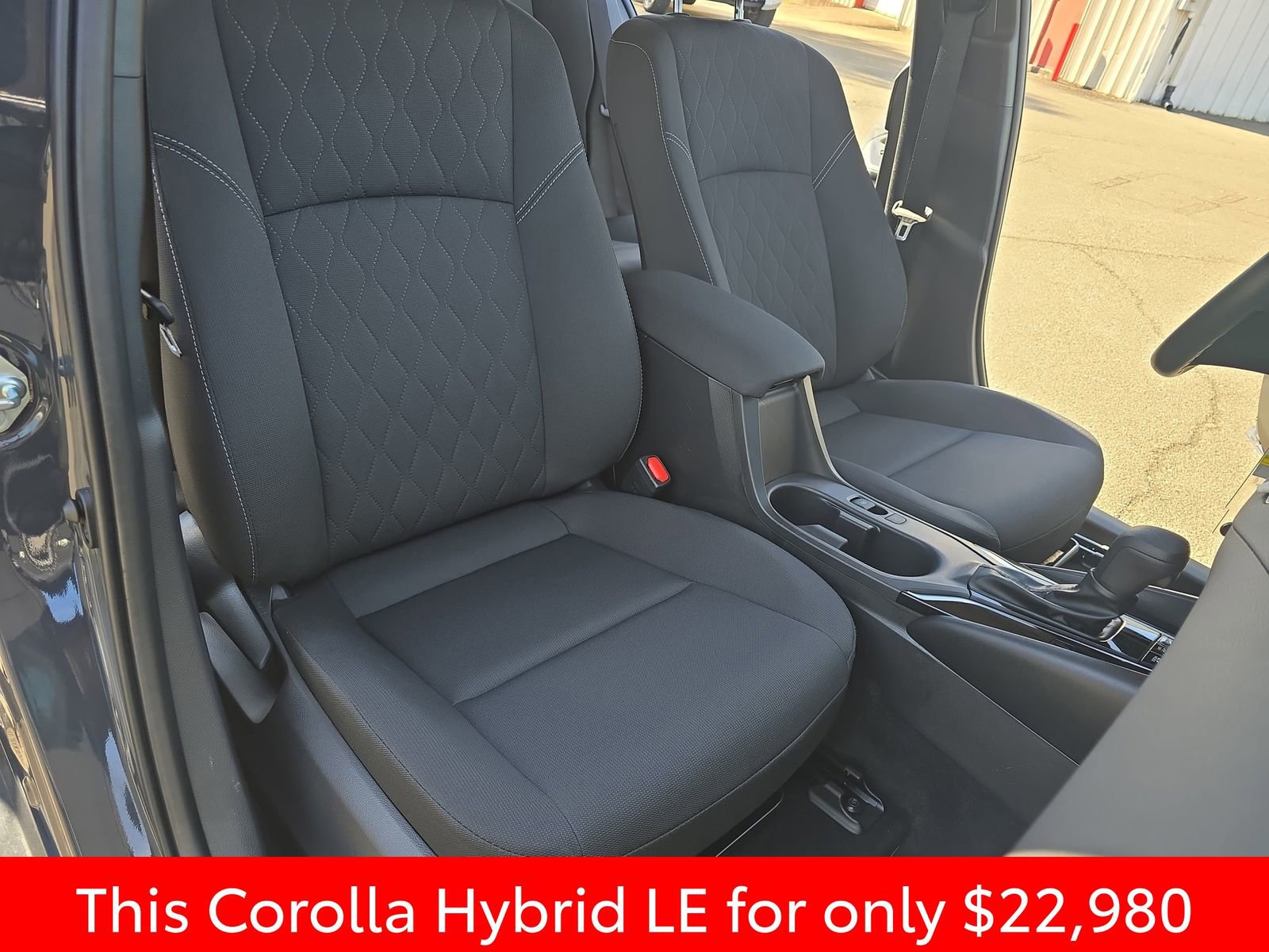 Used 2025 Toyota Corolla LE image 16