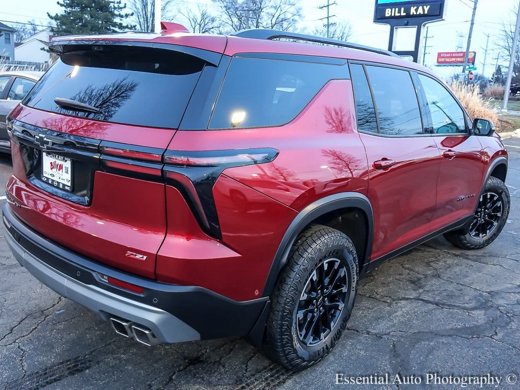 Used 2024 Chevrolet Traverse Z71 w/ Enhanced Driving Package image 11