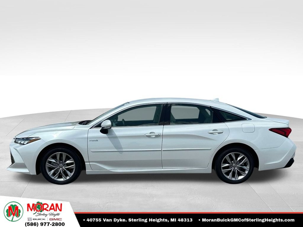 Used 2021 Toyota Avalon XLE FWD image 2