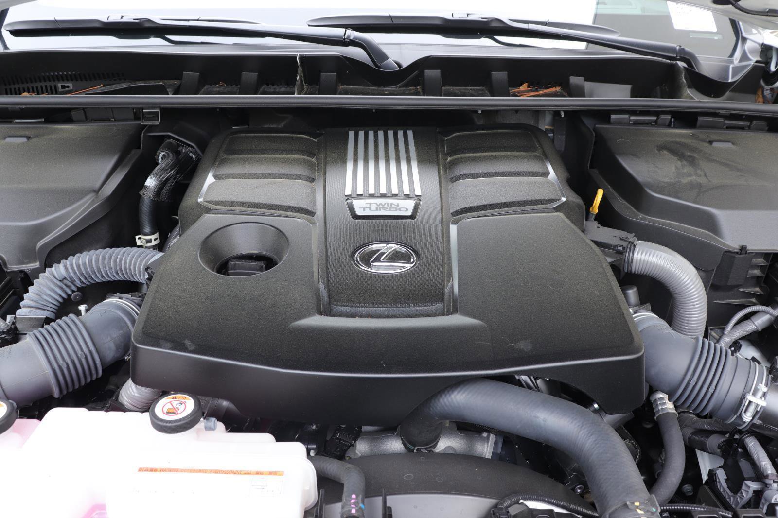 Used 2024 Lexus LX 600 4WD w/ Luxury Package image 40