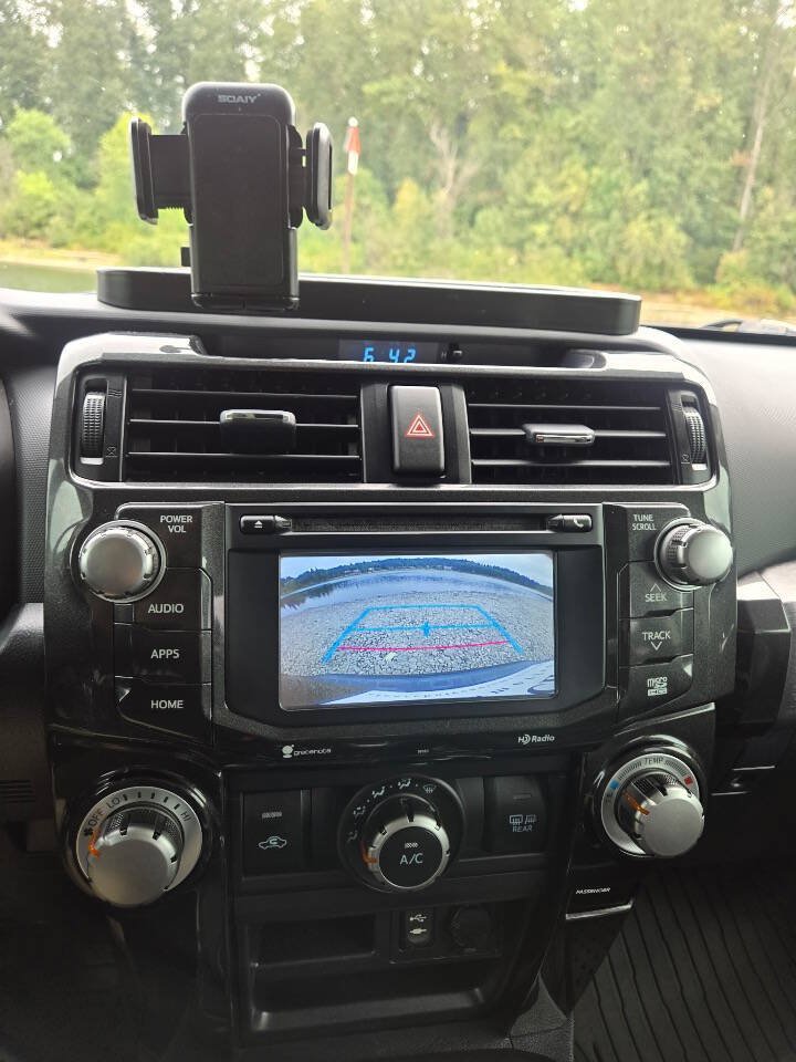 Used 2015 Toyota 4Runner Trail Premium AWD/4WD image 23