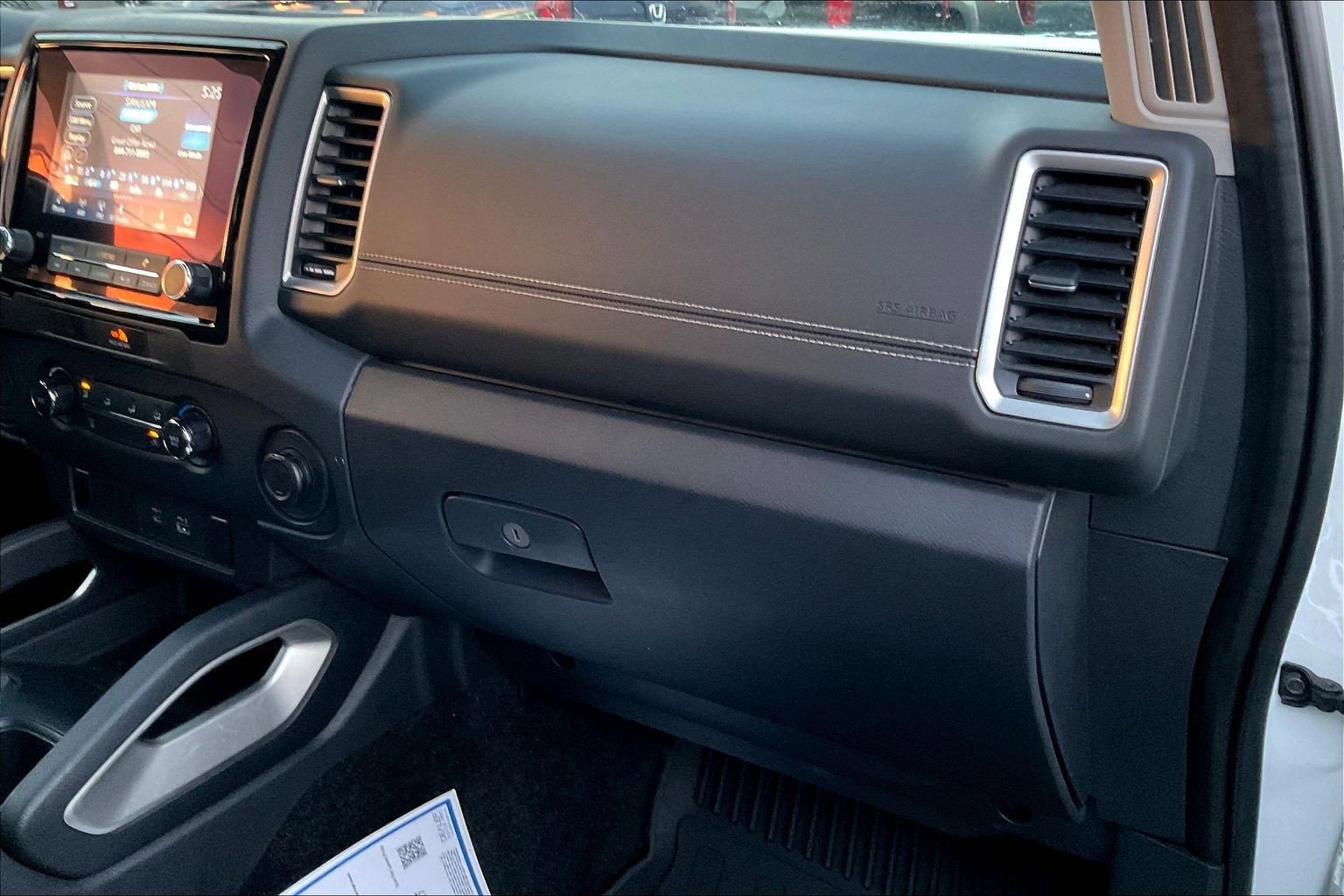 Used 2022 Nissan Frontier SV image 16