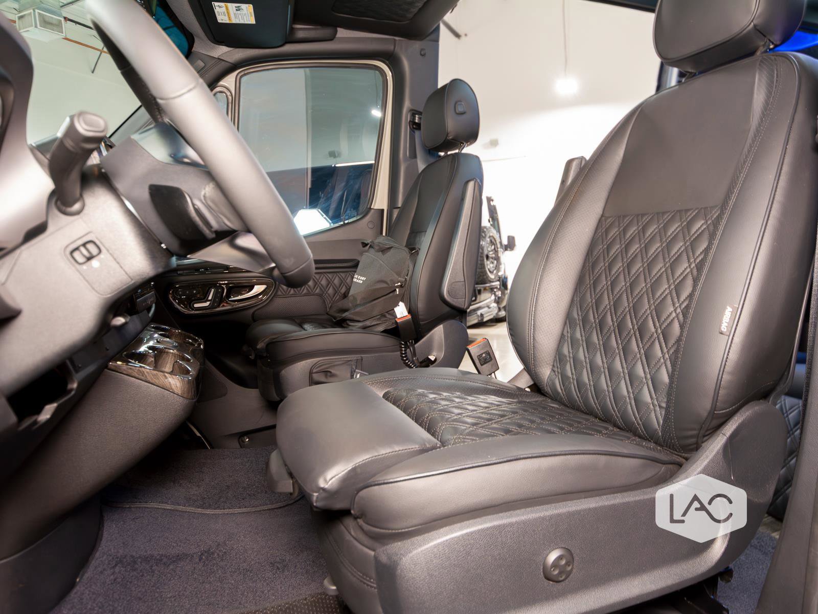 Used 2025 Mercedes-Benz Sprinter 3500 image 25