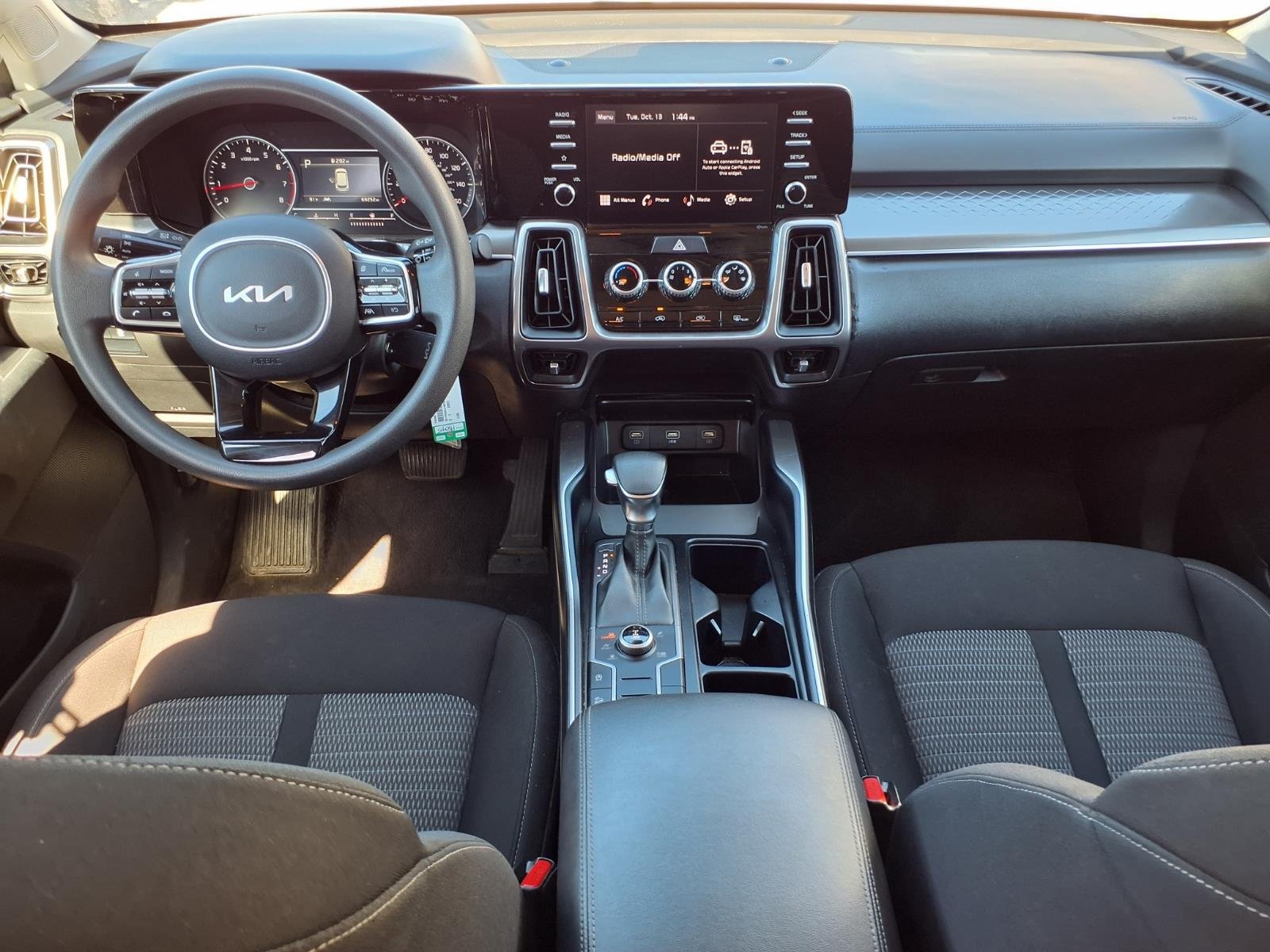 Used 2023 Kia Sorento LX AWD/4WD image 9