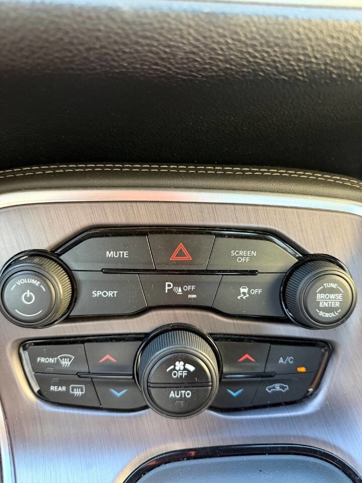 Used 2017 Dodge Challenger SXT Plus image 18