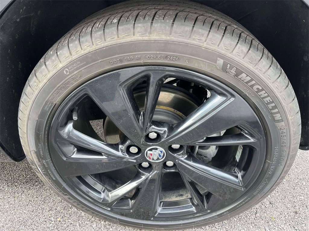 Used 2021 Buick Envision Essence w/ Technology Package I image 11