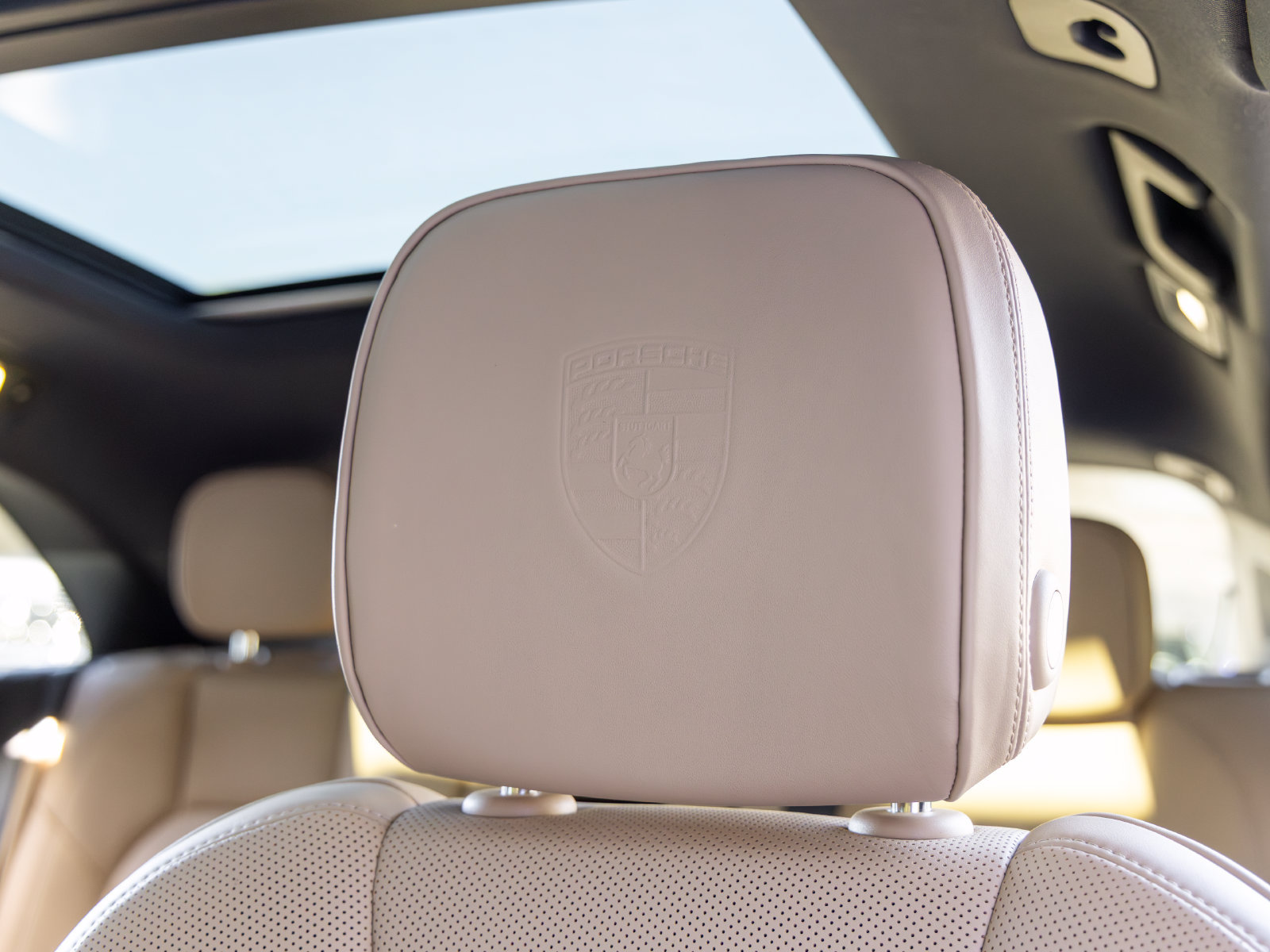 Certified 2026 Porsche Macan AWD/4WD image 29