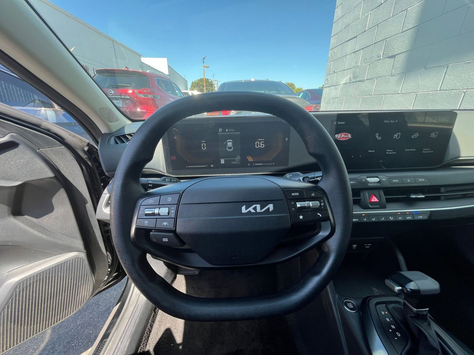 Used 2025 Kia K4 LXS image 33