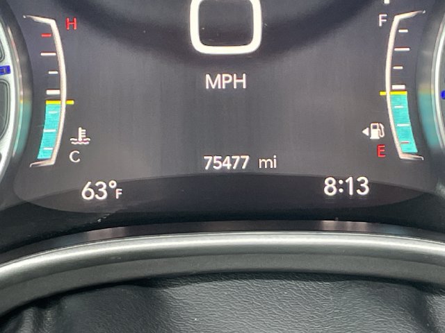 Used 2024 Chrysler Pacifica Touring-L FWD image 11