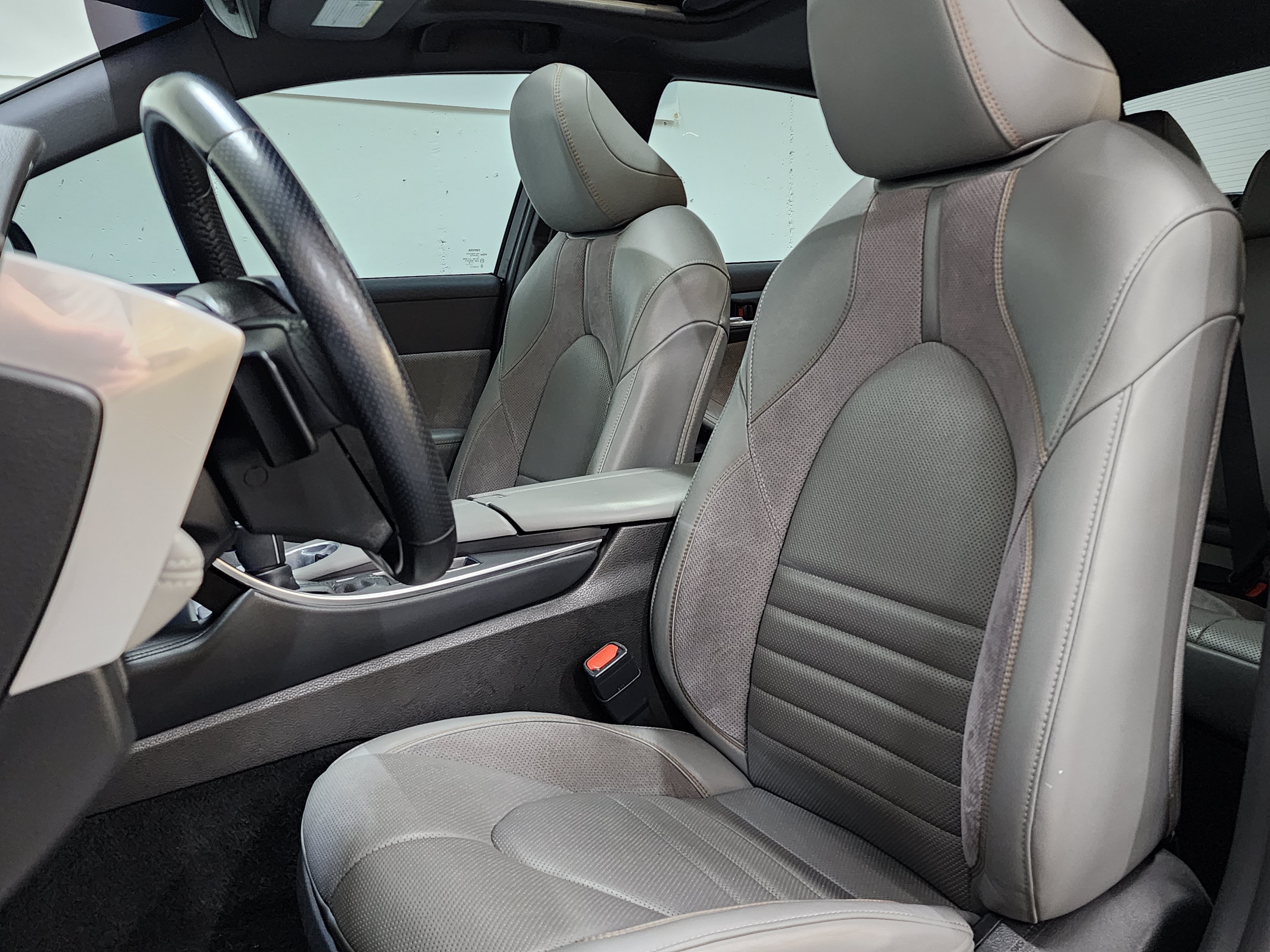 Used 2019 Toyota Avalon XSE w/ All Weather Liner Package FWD image 15