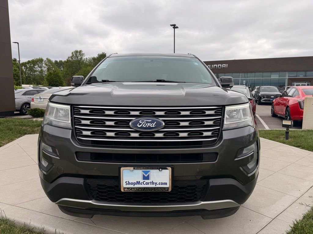 Used 2016 Ford Explorer XLT w/ Equipment Group 202A AWD/4WD image 8