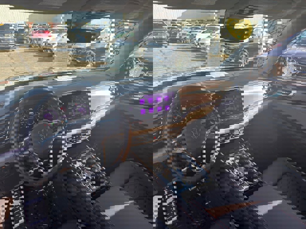 Used 2025 Volkswagen Atlas Peak Edition SE image 15