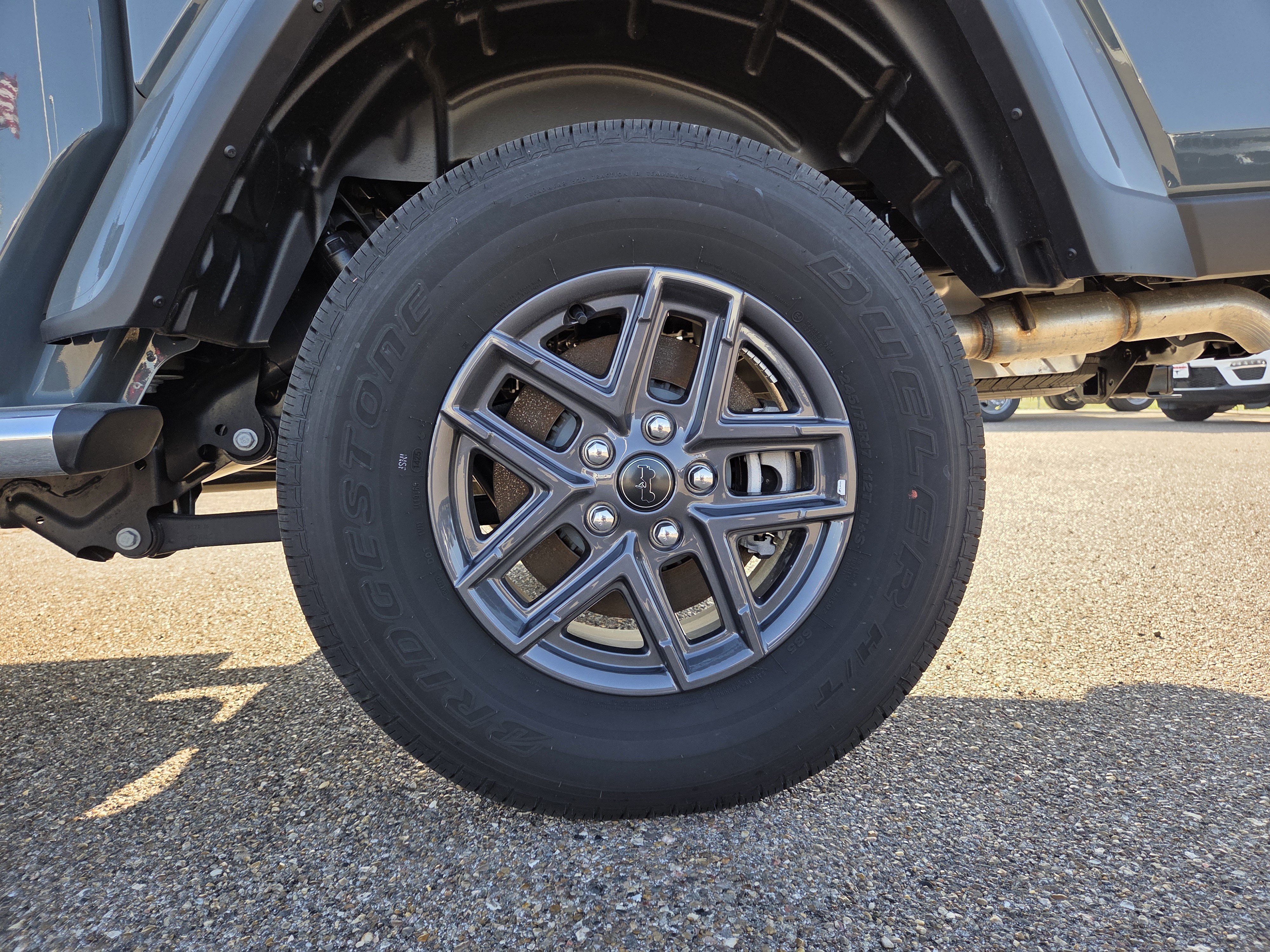 Used 2025 Jeep Gladiator Sport AWD/4WD image 9