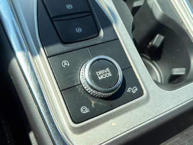 Used 2024 Ford Explorer XLT w/ Equipment Group 202A AWD/4WD image 31