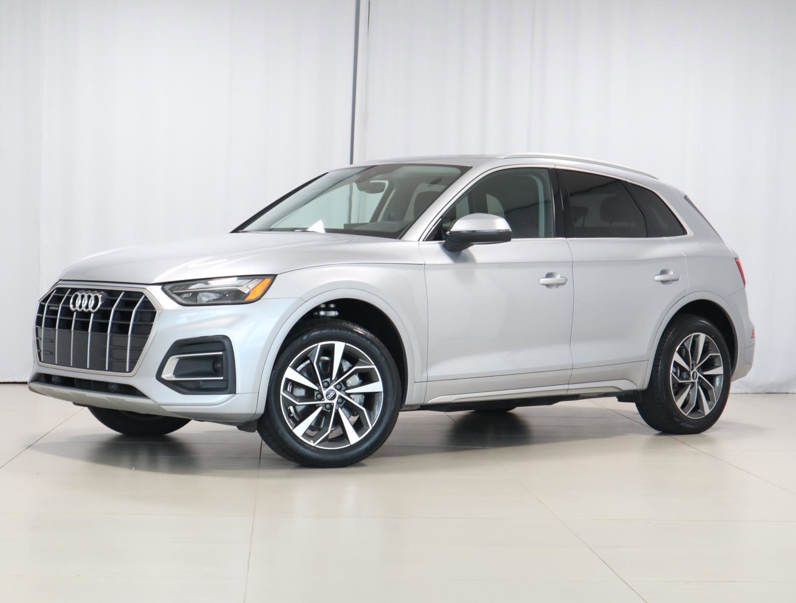 Used 2021 Audi Q5 2.0T Premium w/ Convenience Package AWD/4WD image 1