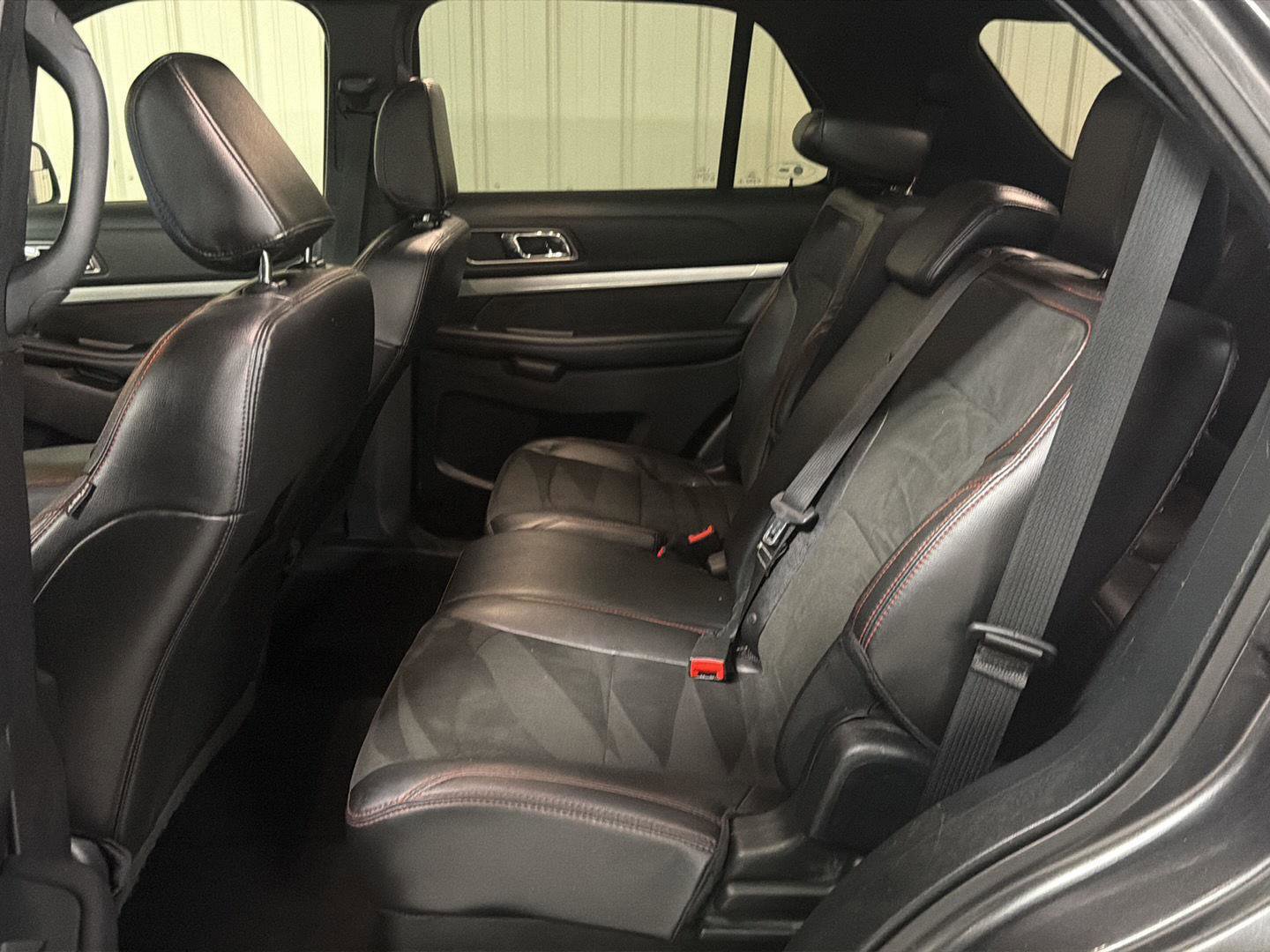 Used 2018 Ford Explorer XLT w/ Equipment Group 202A image 15