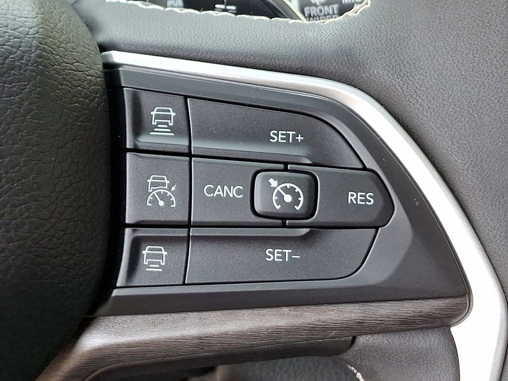 Used 2023 Jeep Grand Cherokee 4WD 4xe image 23