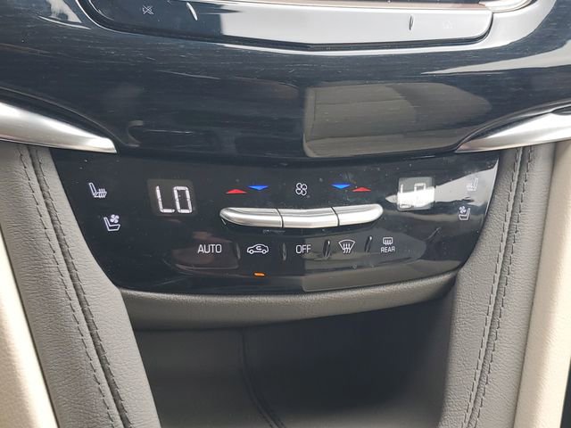 Used 2025 Cadillac XT6 Premium Luxury AWD/4WD image 19