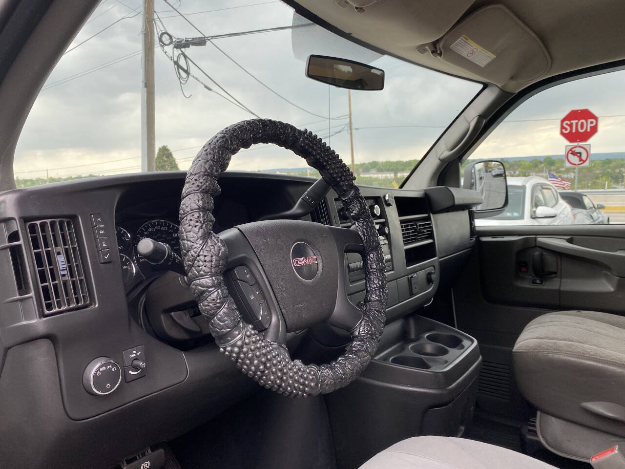 Used 2015 GMC Savana 2500 RWD image 10
