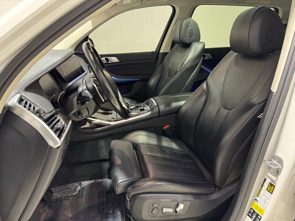 Used 2020 BMW X7 xDrive40i w/ Cold Weather Package image 11