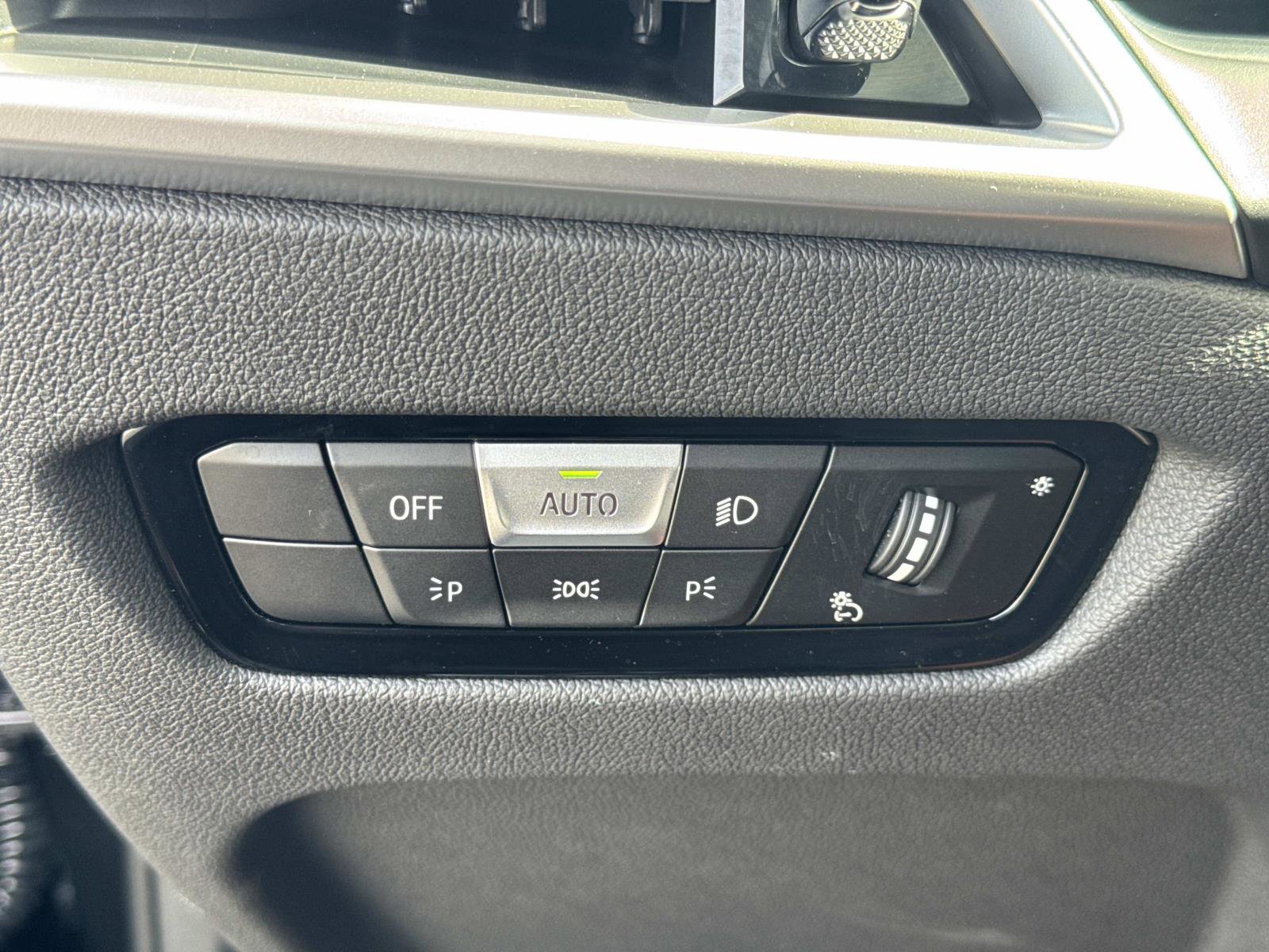 Used 2025 BMW 230i xDrive 230i xDrive Coupe AWD w/ Premium Package image 24