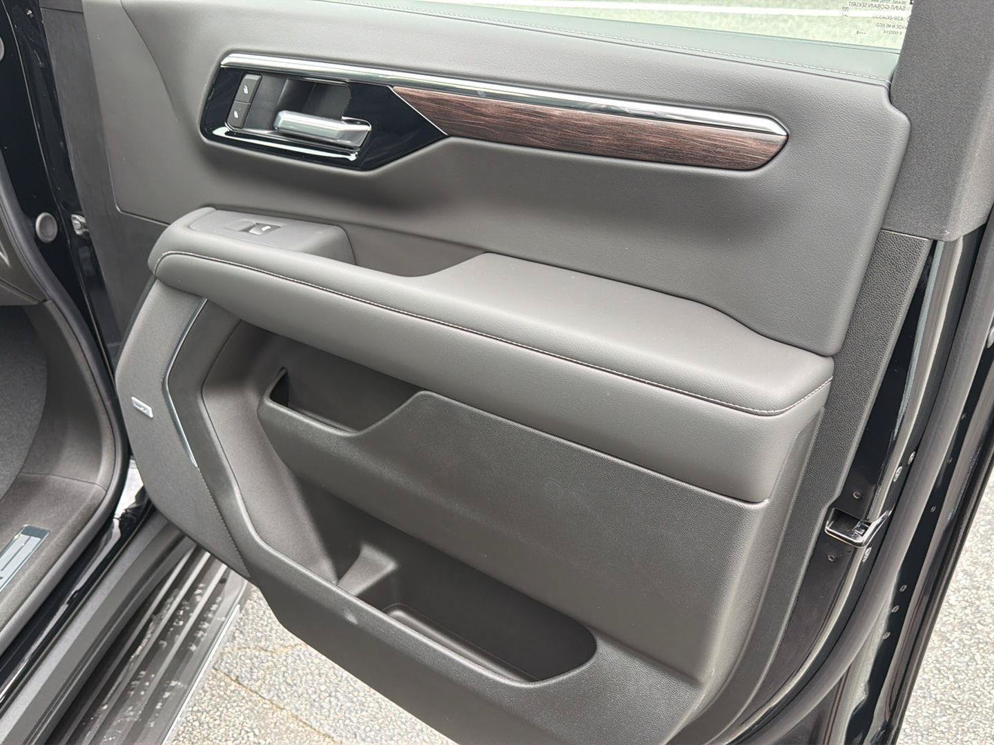 New 2026 Chevrolet Tahoe LT w/ Comfort Package RWD image 16