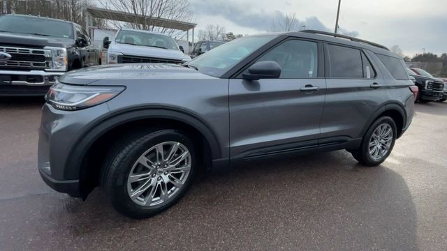 New 2026 Ford Explorer Active w/ Active Comfort Package image 6