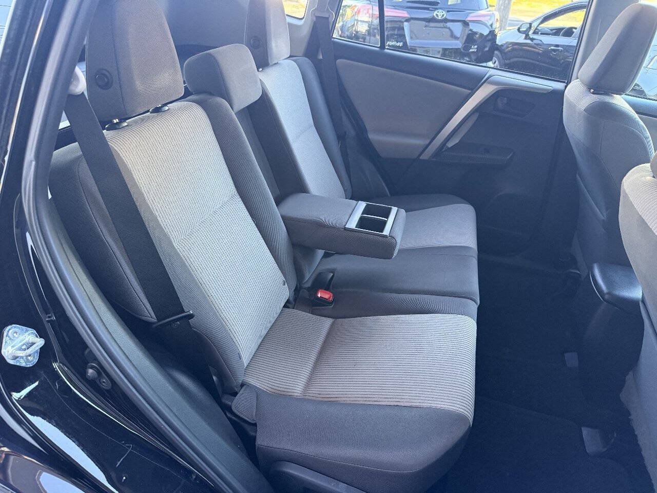 Used 2014 Toyota RAV4 LE AWD/4WD image 11