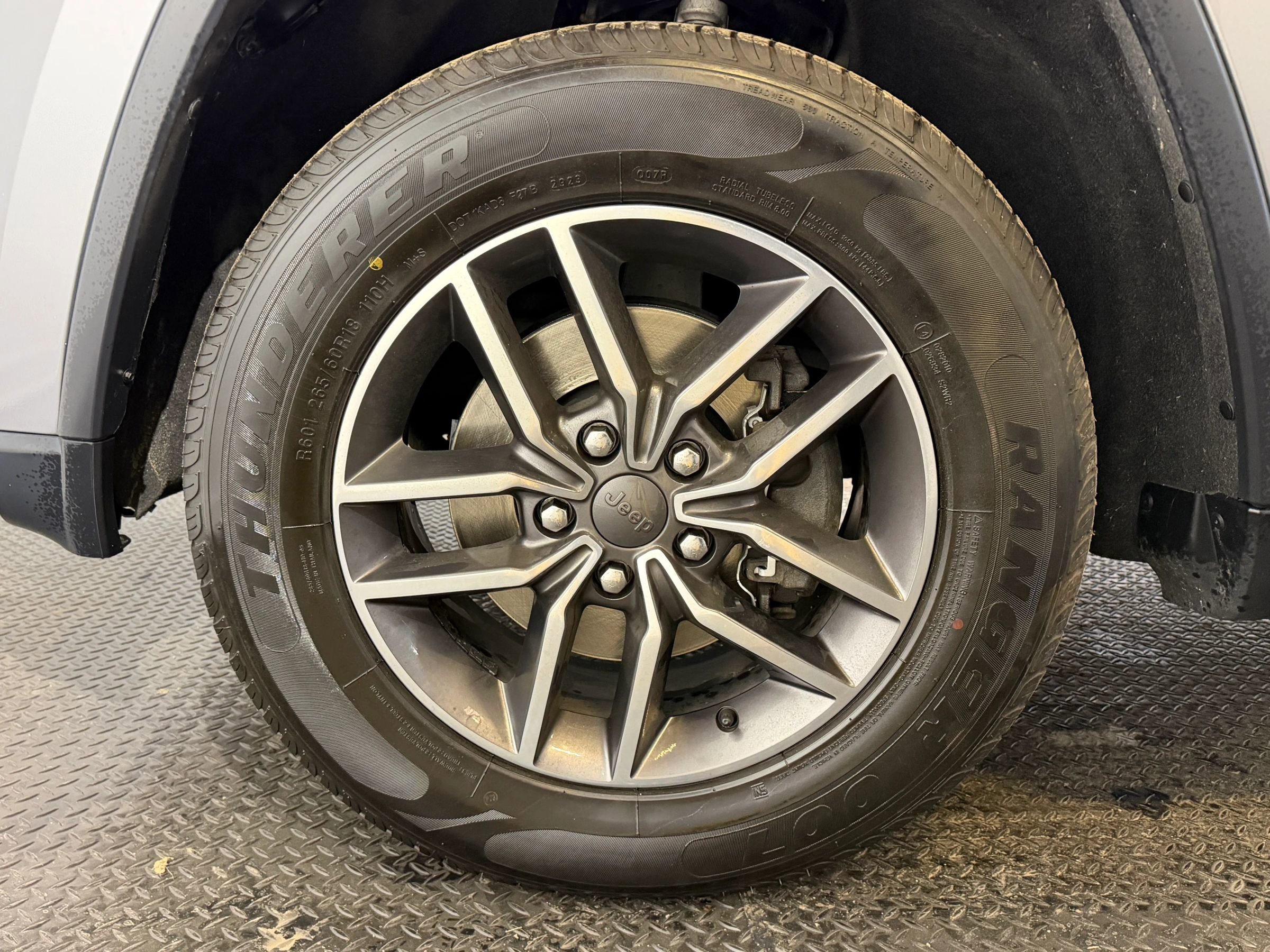 Used 2020 Jeep Grand Cherokee Limited w/ Luxury Group II image 10