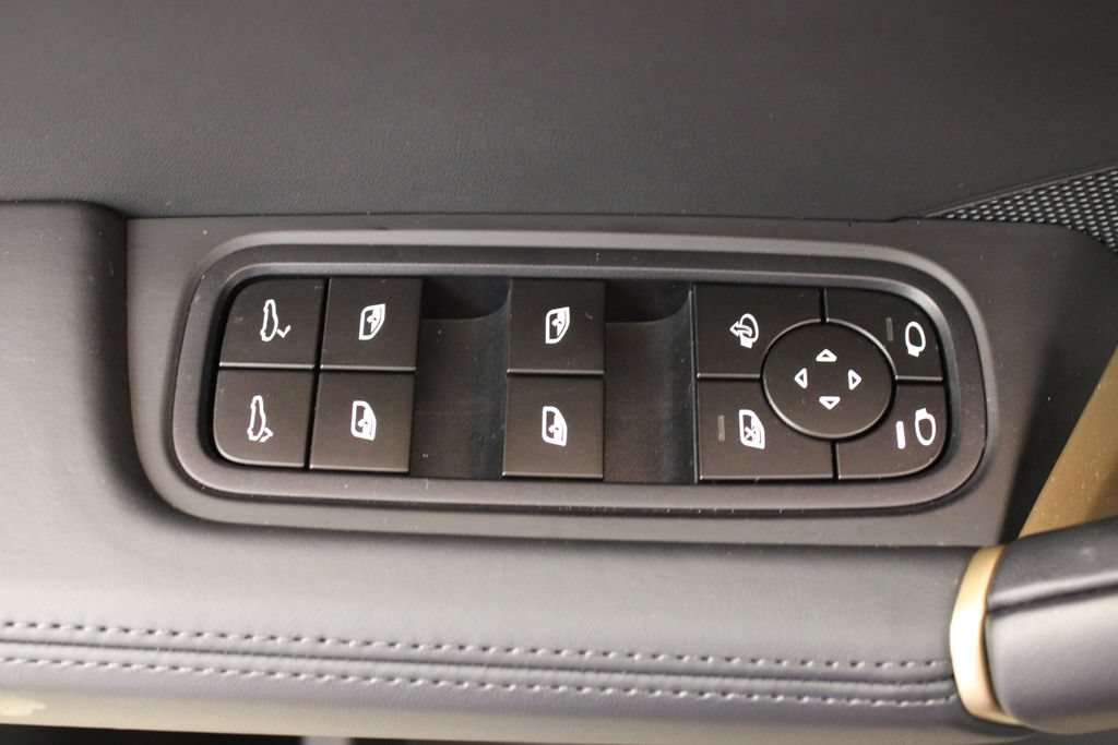 Certified 2026 Porsche Cayenne GTS AWD/4WD image 24