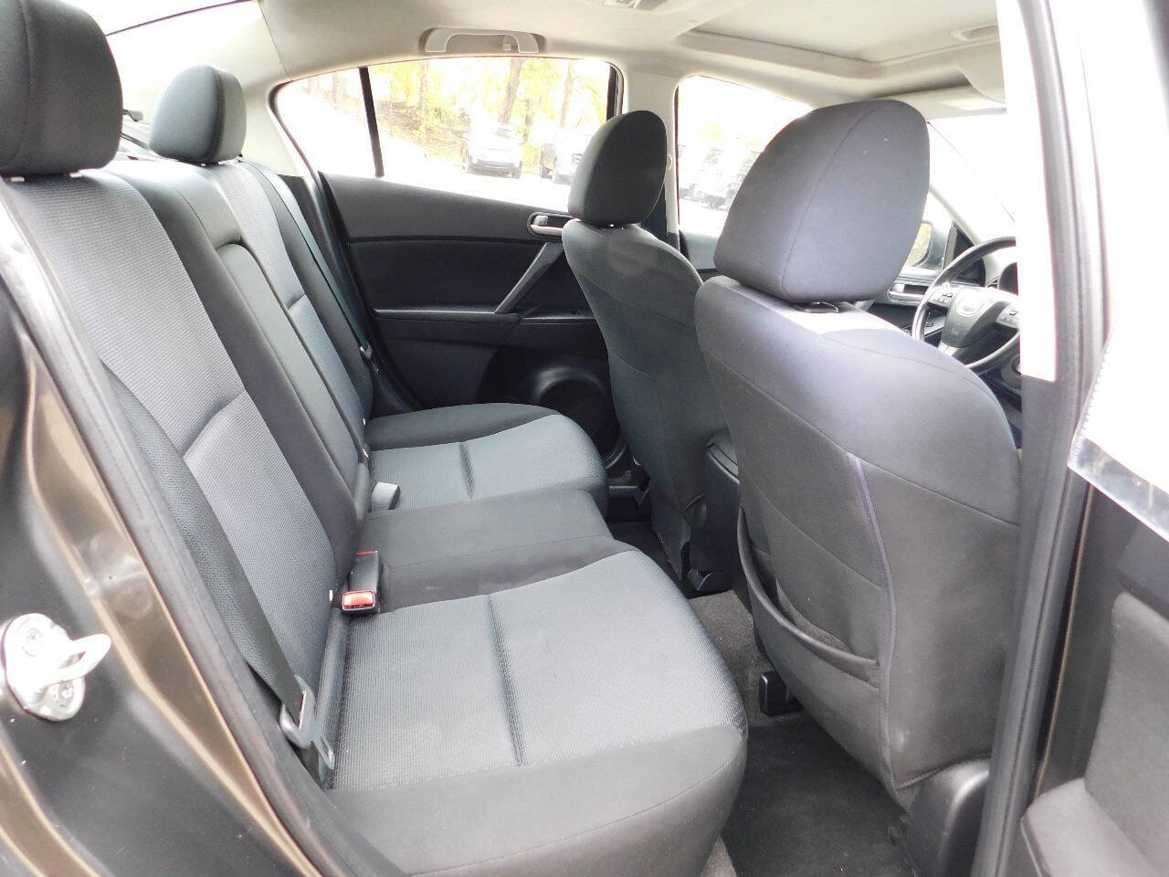 Used 2010 MAZDA MAZDA3 i Touring image 17