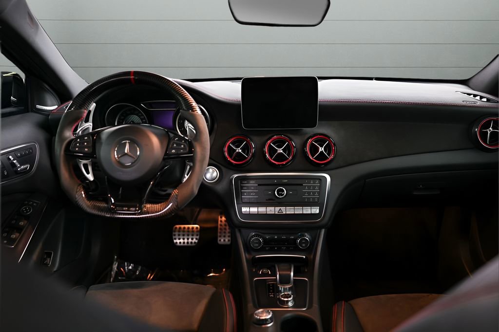 Used 2018 Mercedes-Benz GLA 45 AMG 4MATIC image 32